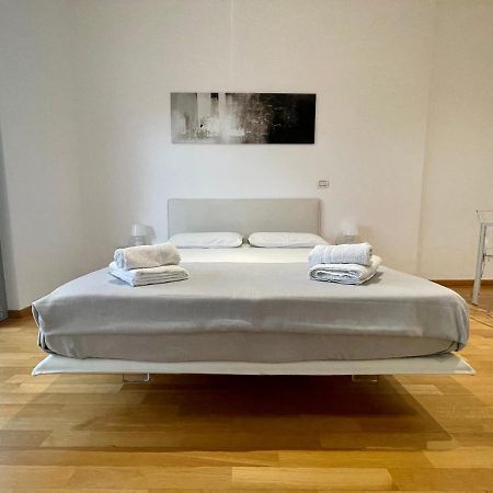 Апартаменты Miniapart Vico V Бари Экстерьер фото